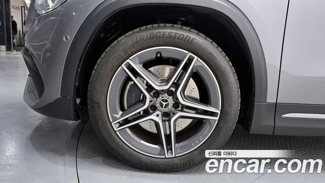 Mercedes-Benz GLA-Class 2020 — ფოტო 4/20