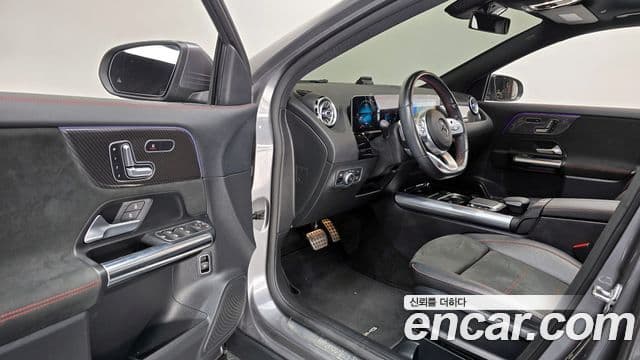 Mercedes-Benz GLA-Class 2020 — ფოტო 10/20
