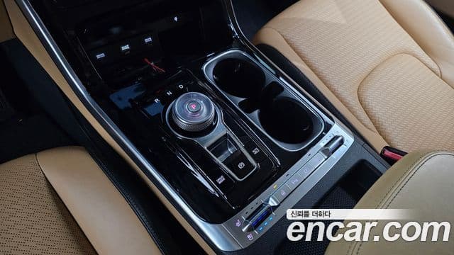 Kia Carnival 2023 — ფოტო 9/20