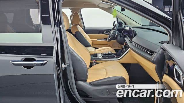 Kia Carnival 2023 — ფოტო 10/20