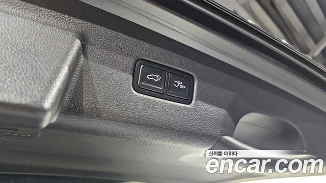 Kia Carnival 2023 — ფოტო 20/20