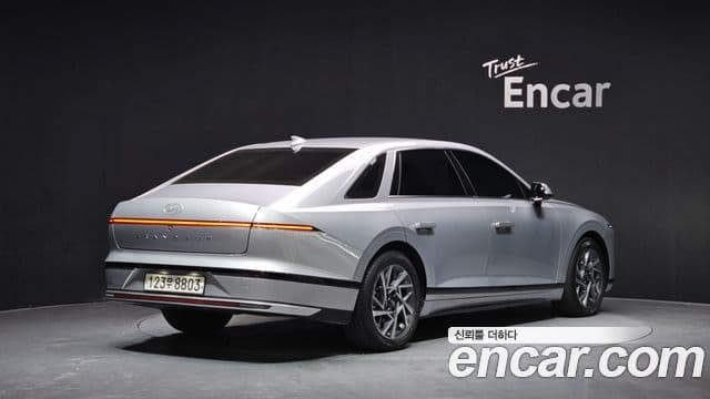 Hyundai Grandeur 2023 — Фото 2/20