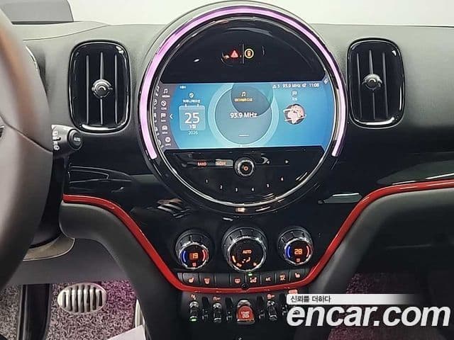 Mini Cooper S Countryman 2023 — фото 9 из 20