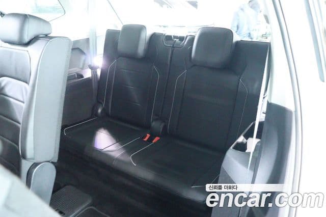 Volkswagen Tiguan Allspace 2023 — фото 8 из 20