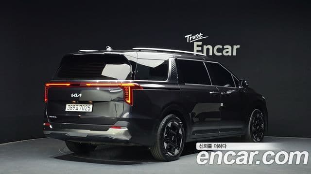 Kia Carnival 2024 — фото 2 из 20