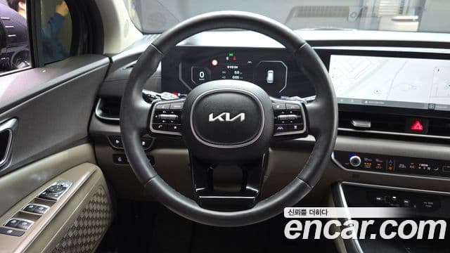 Kia Carnival 2024 — фото 13 из 20