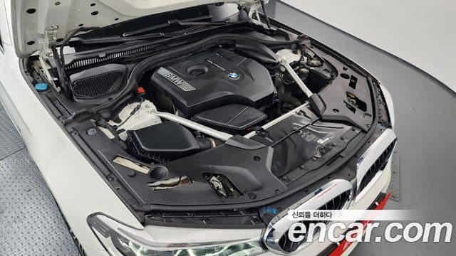 BMW 5 Series 2019 — фото 6 из 20