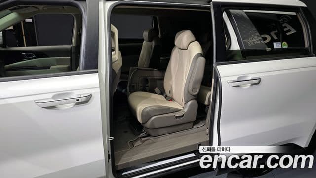 Kia Carnival 2022 — Şəkil 11/20