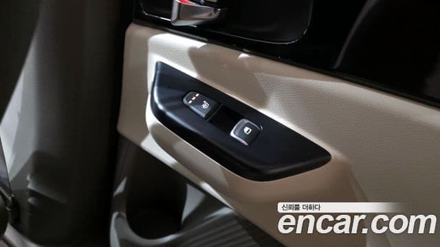 Kia Carnival 2022 — Şəkil 16/20
