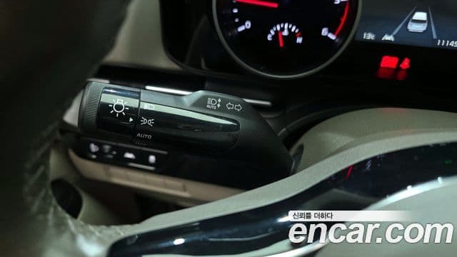Kia Carnival 2022 — Şəkil 17/20