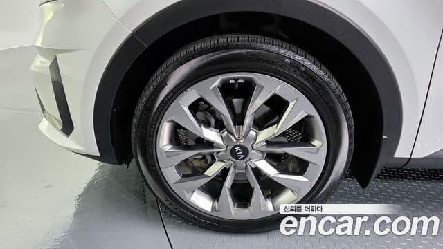 Kia Sorento 2021 — Фото 5/20