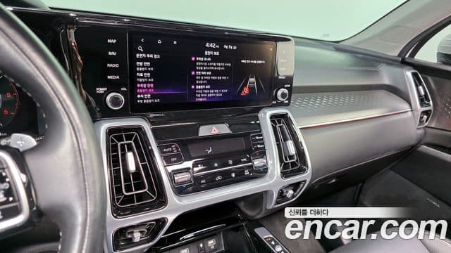 Kia Sorento 2021 — Фото 14/20