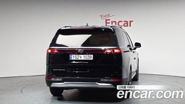 Kia Carnival 2021 — Фото 4/20