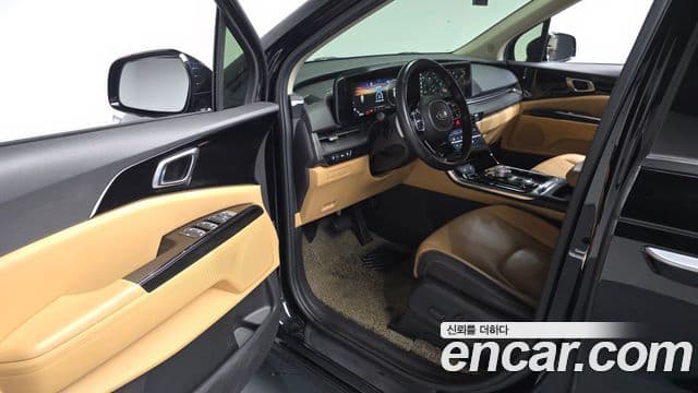 Kia Carnival 2021 — Фото 11/20