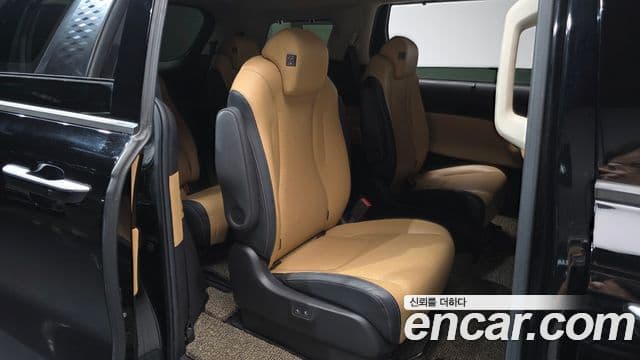 Kia Carnival 2021 — Фото 12/20