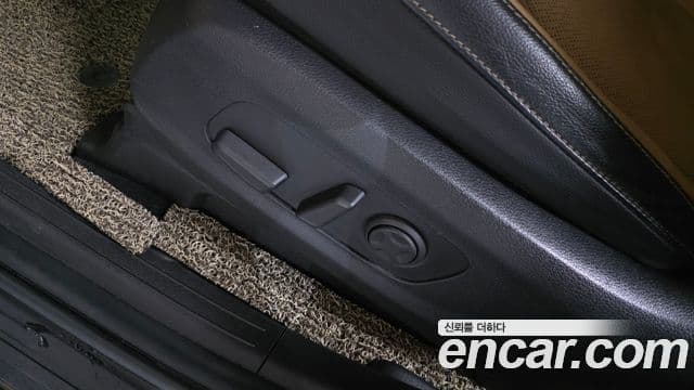 Kia Carnival 2021 — Фото 17/20