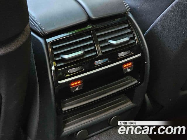 BMW 5 Series 2018 — фото 17 из 20