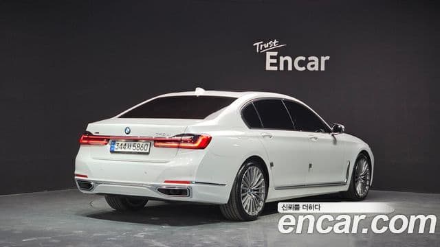 BMW 7 Series 2021 — ფოტო 2/20