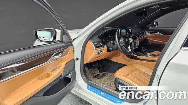BMW 7 Series 2021 — ფოტო 9/20