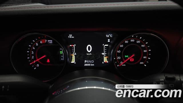 Jeep Wrangler 2021 — Şəkil 8/20