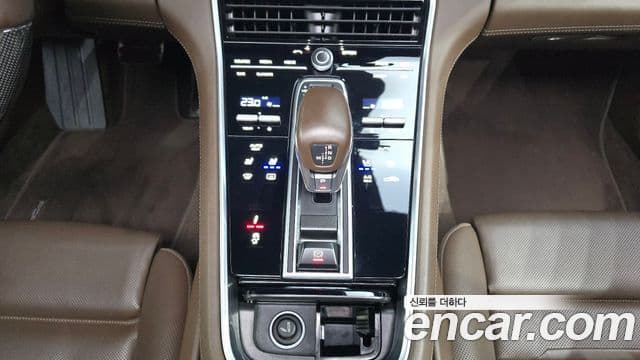 Porsche Panamera 2018 — Şəkil 9/20
