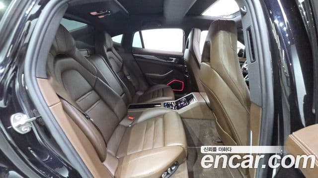 Porsche Panamera 2018 — Şəkil 12/20