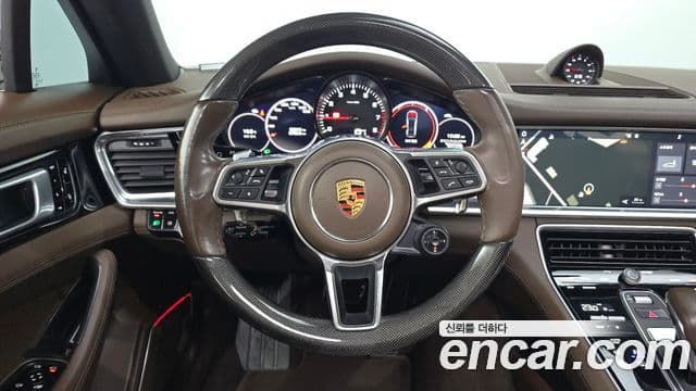 Porsche Panamera 2018 — Şəkil 13/20