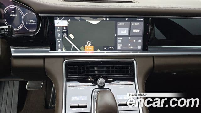 Porsche Panamera 2018 — Şəkil 14/20