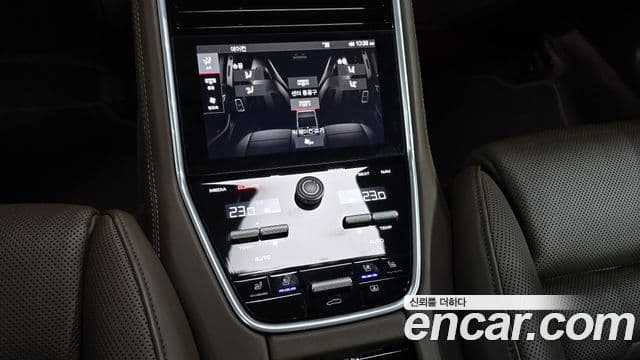 Porsche Panamera 2018 — Şəkil 19/20