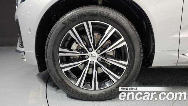 Volvo XC60 2022 — Şəkil 4/20