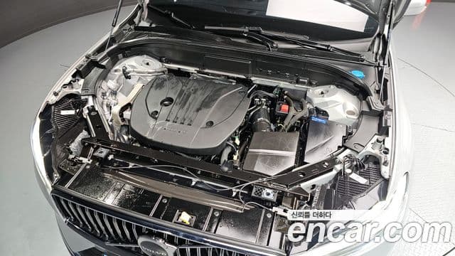 Volvo XC60 2022 — Şəkil 5/20