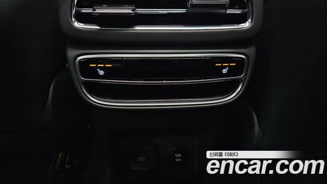 Genesis GV80 2021 — ფოტო 18/20