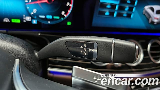 Mercedes-Benz E-Class 2021 — Фото 9/20