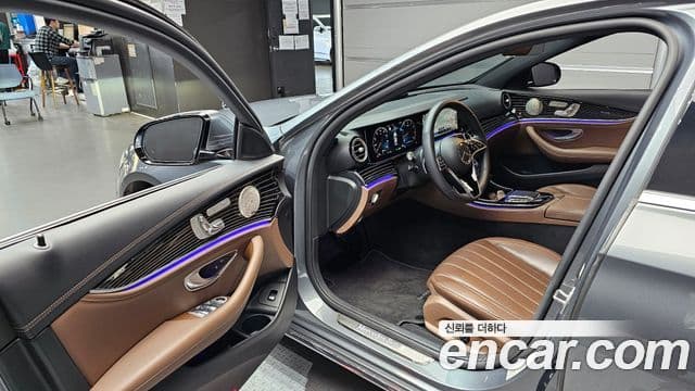 Mercedes-Benz E-Class 2021 — Фото 10/20