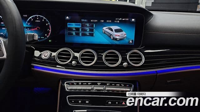 Mercedes-Benz E-Class 2021 — Фото 15/20