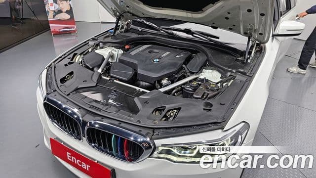 BMW 5 Series 2018 — Şəkil 6/20