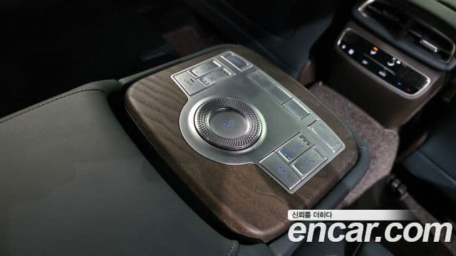 Genesis Electrified G80 2021 — ფოტო 19/20