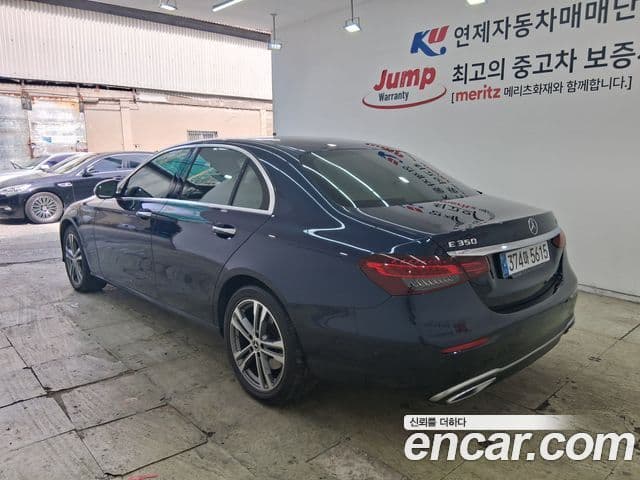 Mercedes-Benz E-Class 2022 — фото 2 из 20