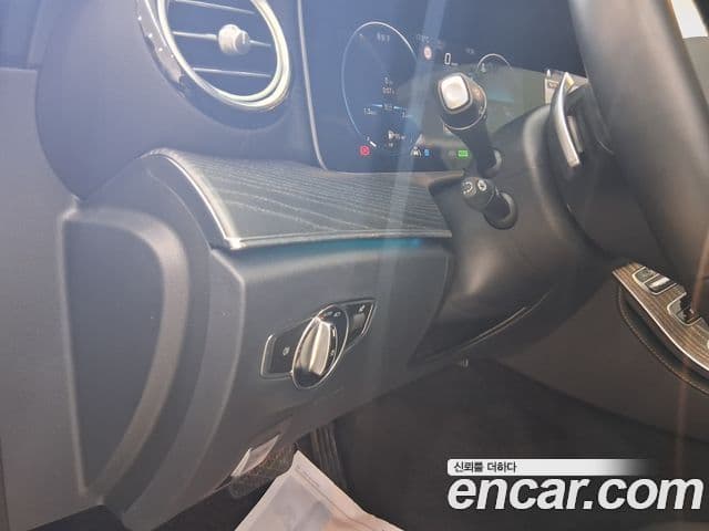 Mercedes-Benz E-Class 2022 — фото 10 из 20