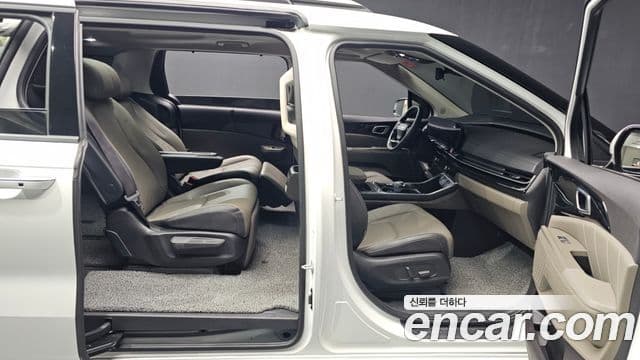 Kia Carnival 2025 — Şəkil 12/20