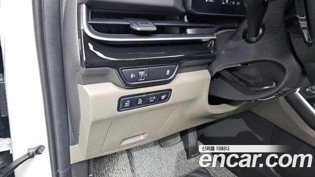 Kia Carnival 2025 — Şəkil 17/20