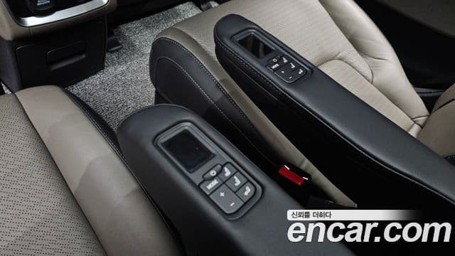 Kia Carnival 2025 — Şəkil 19/20