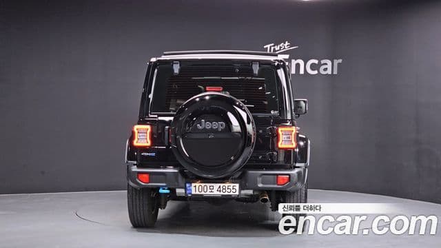 Jeep Wrangler 2022 — ფოტო 4/20