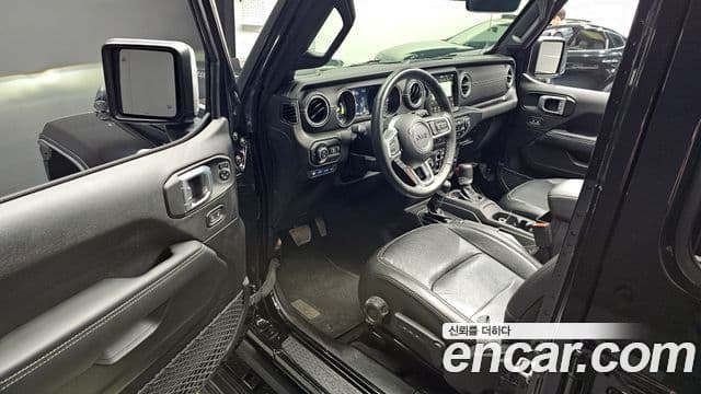 Jeep Wrangler 2022 — ფოტო 10/20