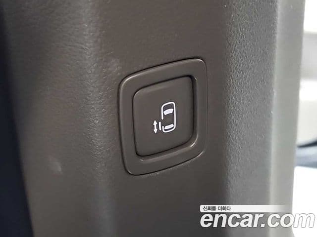 Kia Carnival 2021 — фото 15 из 20