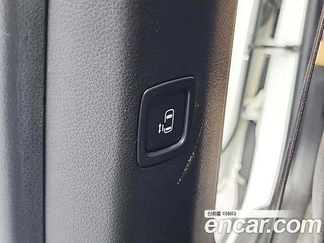 Kia Carnival 2021 — фото 15 из 20