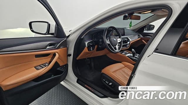 BMW 5 Series 2020 — Şəkil 10/20