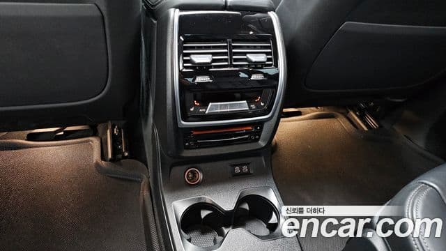 BMW X7 2020 — фото 18 из 20