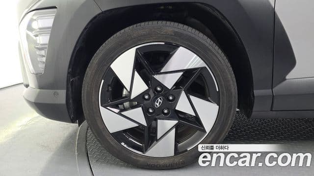Hyundai Kona Hybrid 2023 — Photo 6/20