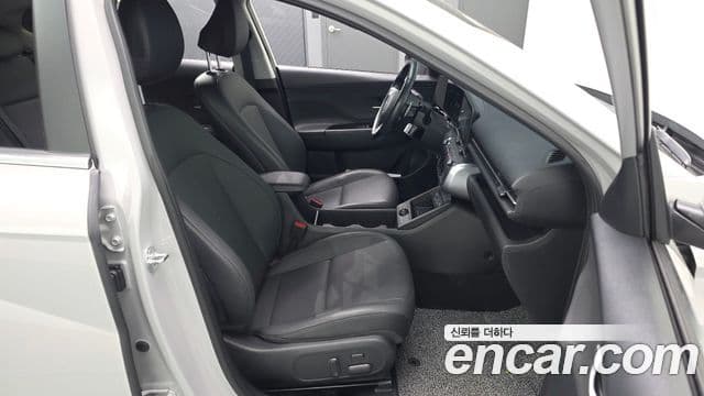 Hyundai Kona Hybrid 2023 — Photo 17/20